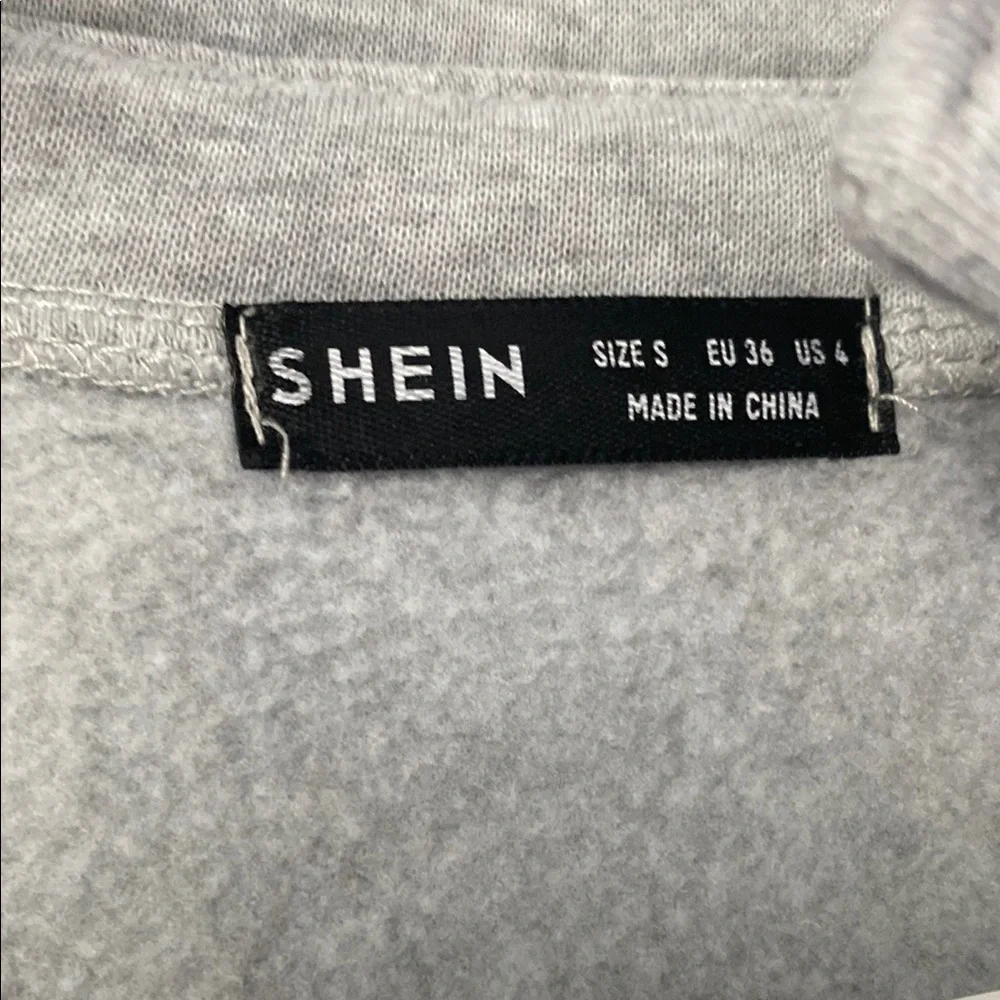 SHEIN Men's V-Neck Sweater in Soft Gray
